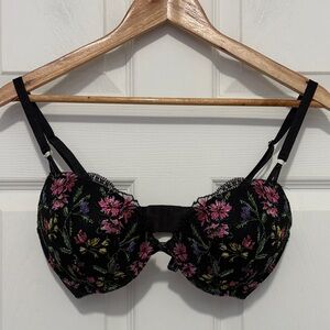 Victoria’s Secret ‘Super Sexy’ Floral Embroidered Push Up Bra 32DD